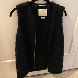 Aritzia - Wilfred Chatou Fuzzy Vest - Black - Size XS